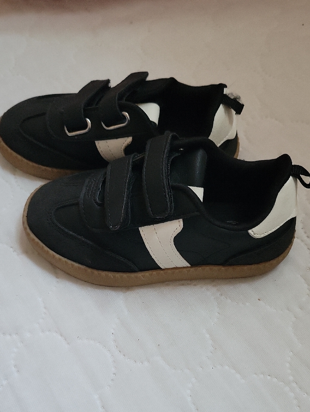 wonder nation Black and White Kids Velcro Sneakers